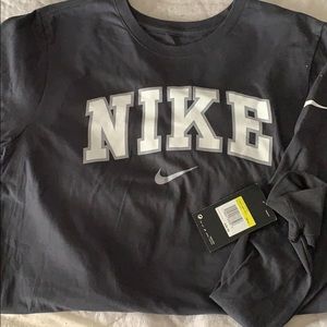 New Nike Men’s long sleeve shirt